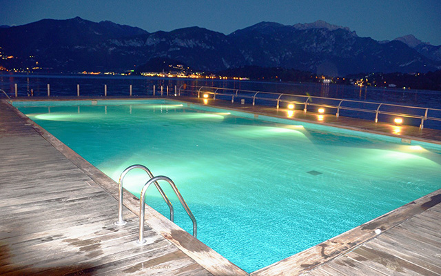 swimming-pool-55736_640x400